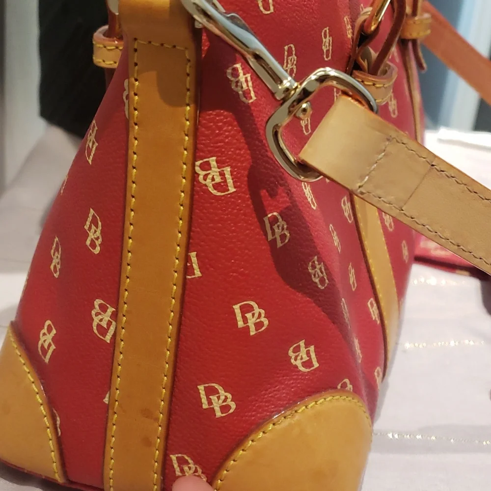 ❣️💫MARK DOWN💫❣️Dooney & Bourke Bag - Picture 4 of 11